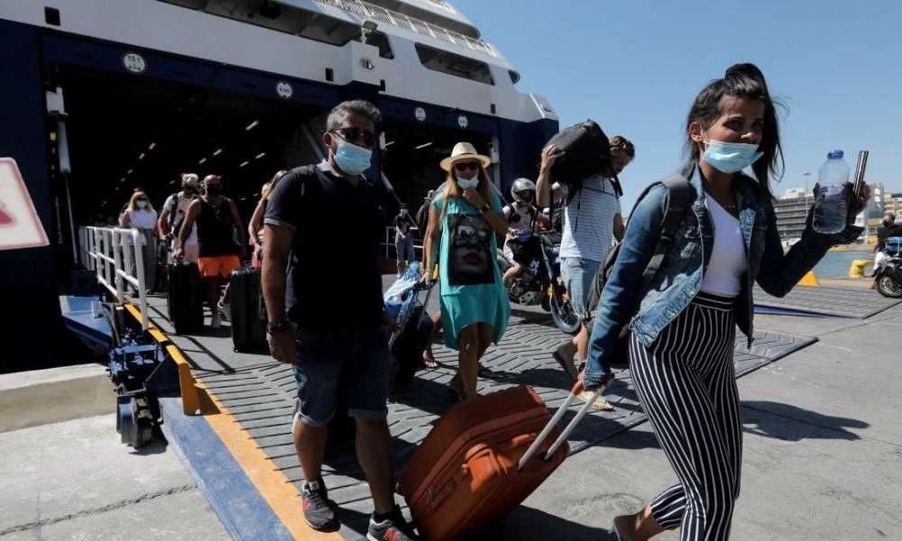 Πιστοποιητικό εμβολιασμού: Πώς θα ταξιδεύουμε στα νησιά